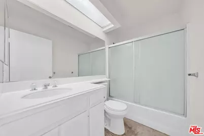 820 W Compton Blvd #17, Compton, CA 90220 - Photo 23