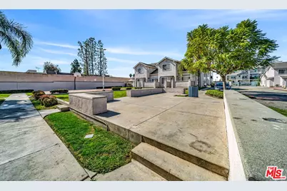 820 W Compton Blvd #17, Compton, CA 90220 - Photo 39