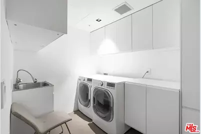 8790 Appian Way, Los Angeles, CA 90046 - Photo 31