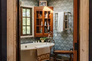 10064 Toluca Lake Ave, Toluca Lake, CA 91602 - Photo 39