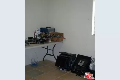 300 Mount Vernon Ave, Bakersfield, CA 93307 - Photo 21