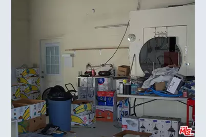 300 Mount Vernon Ave, Bakersfield, CA 93307 - Photo 37