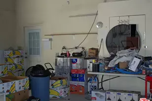 300 Mount Vernon Ave, Bakersfield, CA 93307 - Photo 37