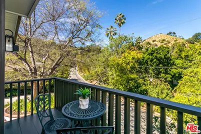 8606 Allenwood Rd, Los Angeles, CA 90046 - Photo 25