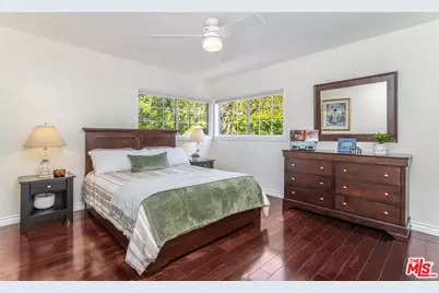 8606 Allenwood Rd, Los Angeles, CA 90046 - Photo 15