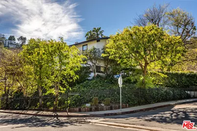 8606 Allenwood Rd, Los Angeles, CA 90046 - Photo 31