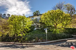 8606 Allenwood Rd, Los Angeles, CA 90046 - Photo 31