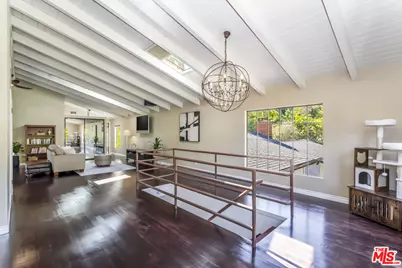 8606 Allenwood Rd, Los Angeles, CA 90046 - Photo 17
