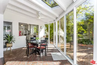 8606 Allenwood Rd, Los Angeles, CA 90046 - Photo 11