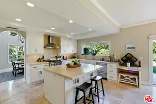28905 W Beach Ln, Malibu, CA 90265 - Photo 17