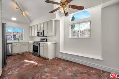 455 Kennerick Ln, Simi Valley, CA 93065 - Photo 11