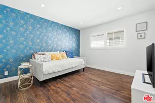 18601 Collins St, Tarzana, CA 91356 - Photo 13