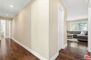 18601 Collins St, Tarzana, CA 91356 - Photo 17