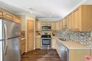 18601 Collins St, Tarzana, CA 91356 - Photo 9