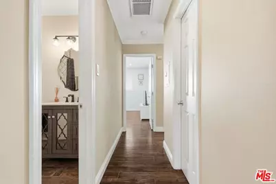 18601 Collins St #D27, Tarzana, CA 91356 - Photo 11