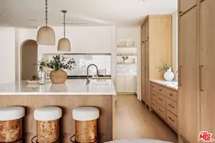 11621 Hesby St, Valley Village, CA 91601 - Photo 7