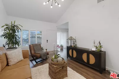 25795 Vista Fairways Dr, Valencia, CA 91355 - Photo 5