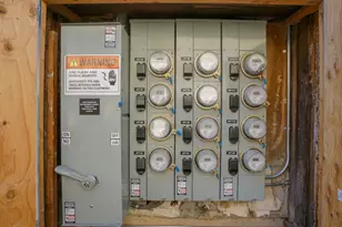 8425 S Western Ave, Los Angeles, CA 90047 - Photo 23