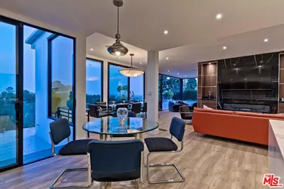 920 Linda Flora Dr, Los Angeles, CA 90049 - Photo 23