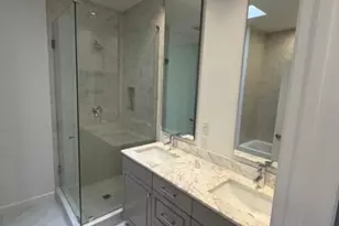 230 Hamilton Dr, Beverly Hills, CA 90211 - Photo 11
