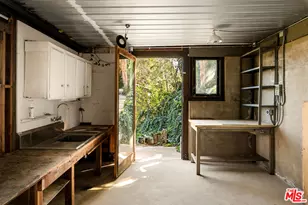 21825 Ambar Dr, Woodland Hills, CA 91364 - Photo 35