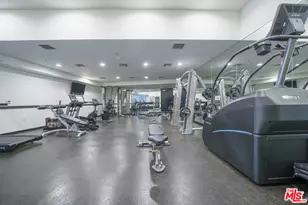 655 S Hope St, Los Angeles, CA 90017 - Photo 17