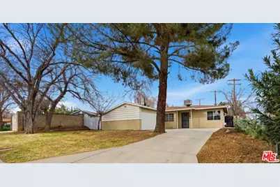 321 E Avenue R11, Palmdale, CA 93550 - Photo 1