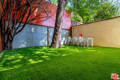 9037 Elevado St, West Hollywood, CA 90069 - Photo 35