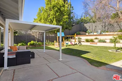 11855 Tiara St, Valley Village, CA 91607 - Photo 15