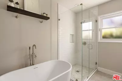 11855 Tiara St, Valley Village, CA 91607 - Photo 13