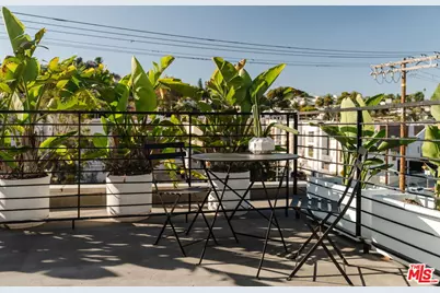 2168 Clifford St, Los Angeles, CA 90026 - Photo 19