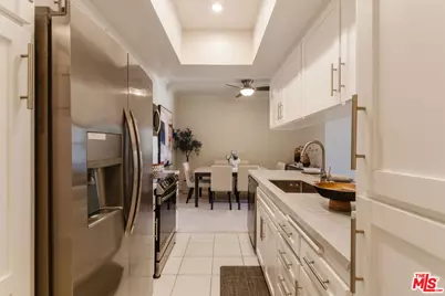 125 Montana Ave #404, Santa Monica, CA 90403 - Photo 7