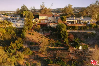 5741 Rolling Rd, Woodland Hills, CA 91367 - Photo 35