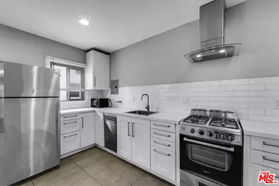 2122 20th St, Santa Monica, CA 90405 - Photo 13