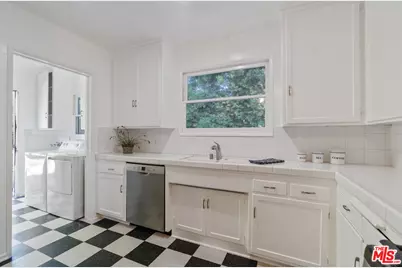 3031 S Bentley Ave, Los Angeles, CA 90034 - Photo 11