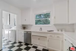 3031 S Bentley Ave, Los Angeles, CA 90034 - Photo 11