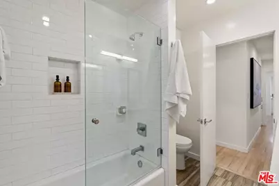 7667 Chisholm Ave, Van Nuys, CA 91406 - Photo 17