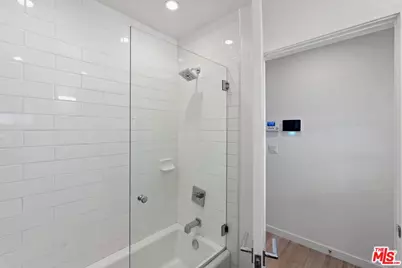 7667 Chisholm Ave, Van Nuys, CA 91406 - Photo 21