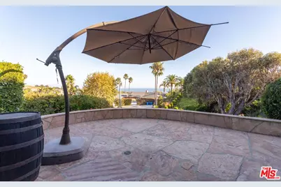 3825 Malibu Country Dr, Malibu, CA 90265 - Photo 35