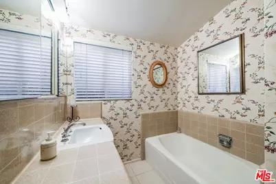 5102 Gaviota Ave, Encino, CA 91436 - Photo 17
