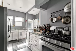 811 N Citrus Ave, Los Angeles, CA 90038 - Photo 21