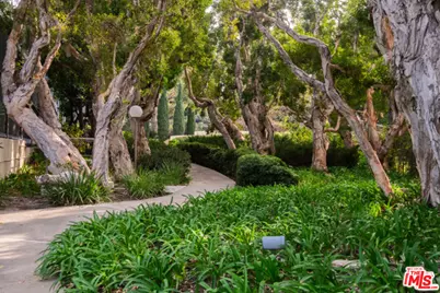 2160 Century Park East #405, Los Angeles, CA 90067 - Photo 25