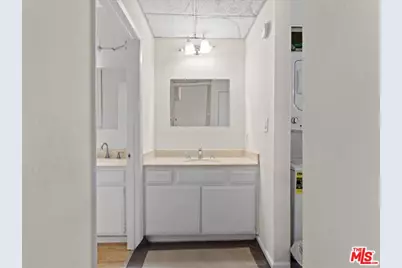 19009 Sherman Way #2, Reseda, CA 91335 - Photo 15