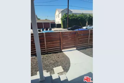 2017 W 39th St, Los Angeles, CA 90008 - Photo 3