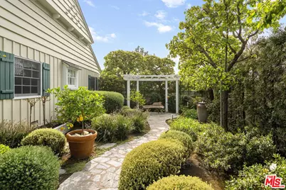 501 Ocampo Dr, Pacific Palisades, CA 90272 - Photo 25