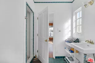 3289 Country Club Dr, Los Angeles, CA 90019 - Photo 33