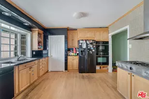 3289 Country Club Dr, Los Angeles, CA 90019 - Photo 19