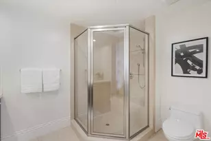 147 N Berendo St, Los Angeles, CA 90004 - Photo 29