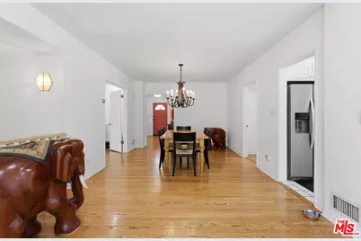 172 S Woodburn Dr, Los Angeles, CA 90049 - Photo 5