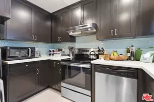 8400 De Longpre Ave, West Hollywood, CA 90069 - Photo 15